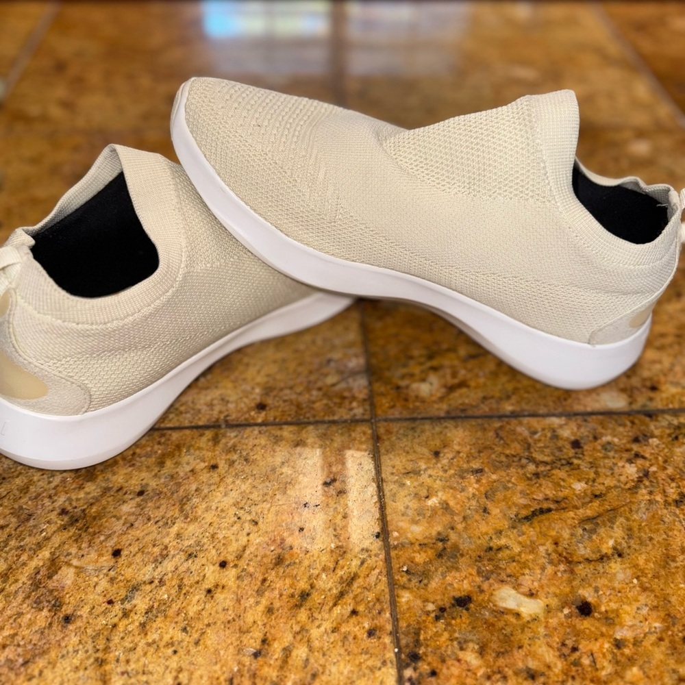 Vessi Everyday Move Slip On Sneakers Mens 9 Cream Beige Waterproof Casual Shoes - Picture 5 of 9